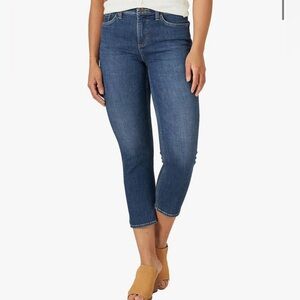 Lee crop mid rise‎ jeans size 4